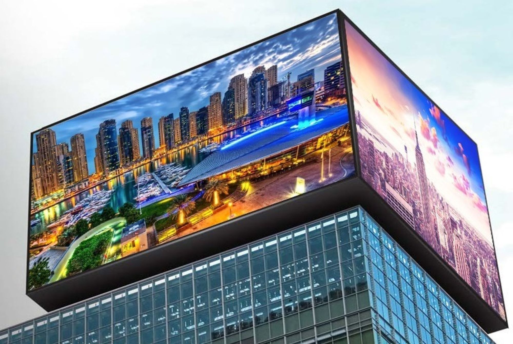 LED SCREEN ADVERTISING IN THE CITY